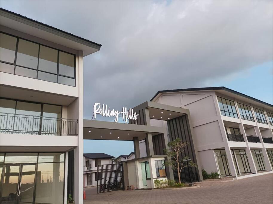 Villa Rolling Hills Depan Trans Mall Macáçar Exterior foto